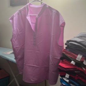 Woman’s figs nursing scrubs